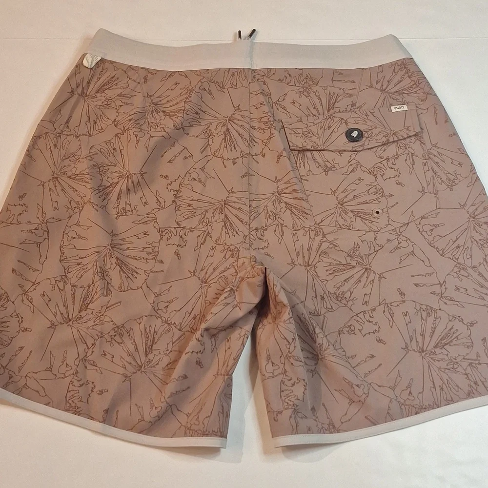 #172 Vuori Cruise Board‎ Shorts Mens 30